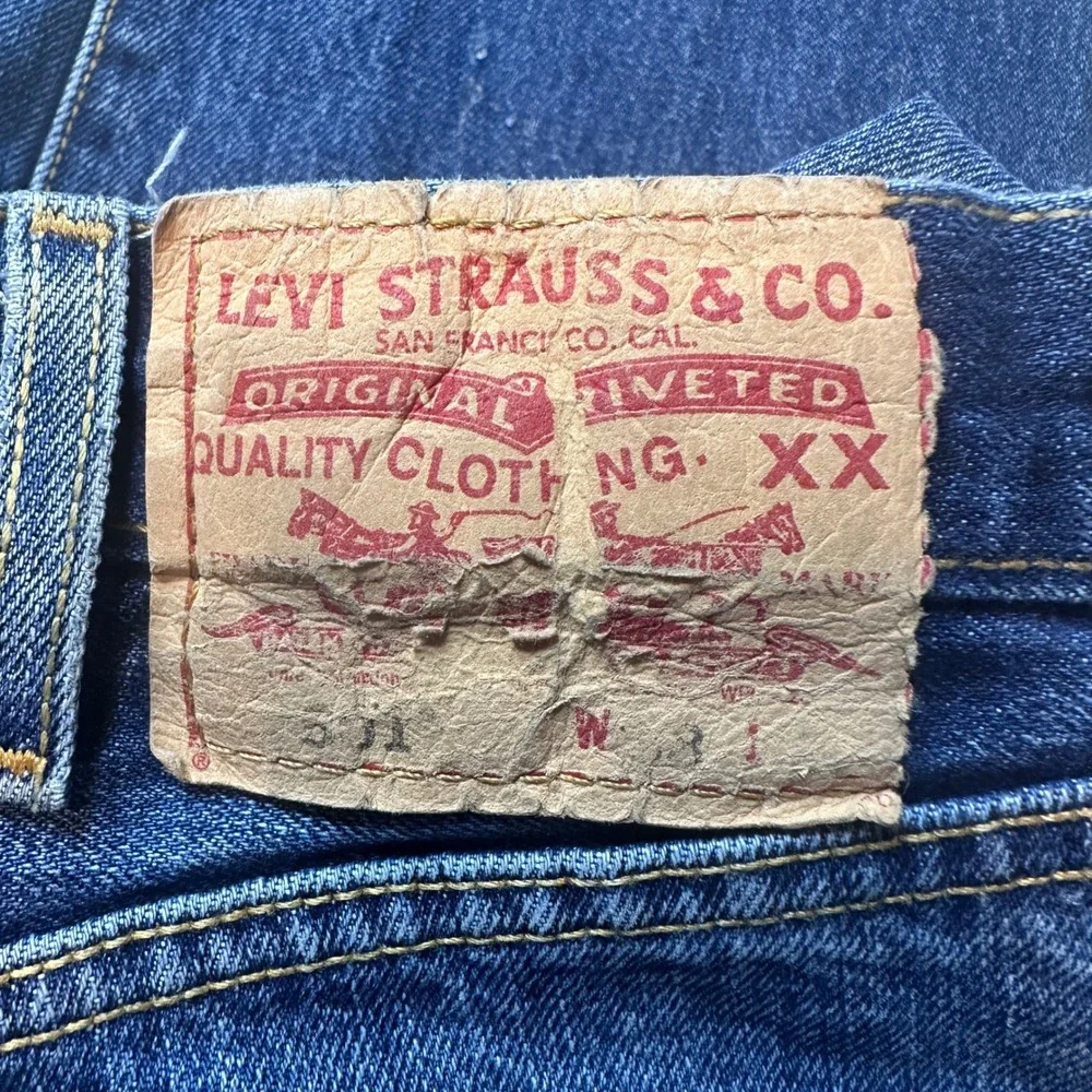 Vintage Levi's 501 Jeans Mens 37x31 Blue Button Fly Straight Leg Denim Pants 90s
